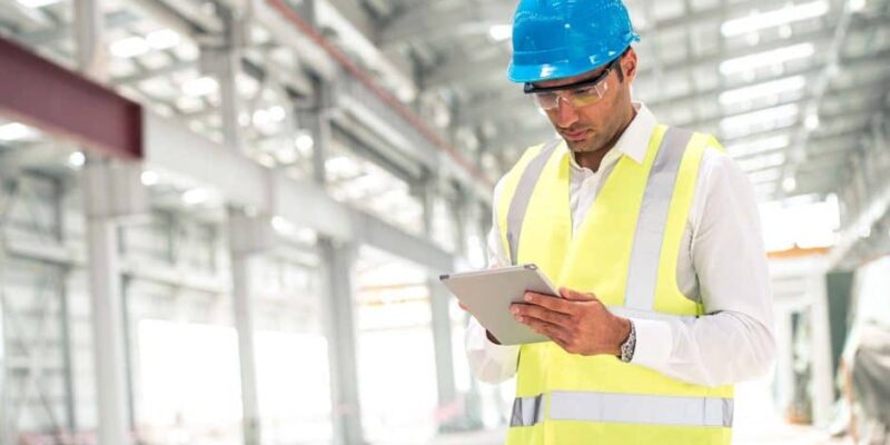 contractor-adhering-to-safety-rules-on-site-940x627-1 General Hazard Identification & Risk Assessment